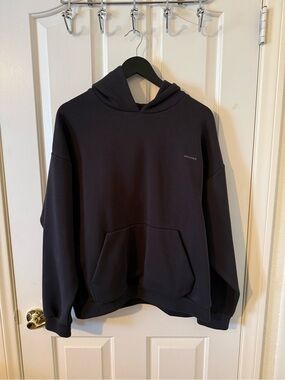 Men's Black Minimal Logo Pullover Hoodie